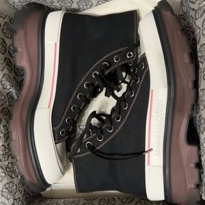 Men’s Alexander McQueen Tread Slick High Top Sneakers Size:46